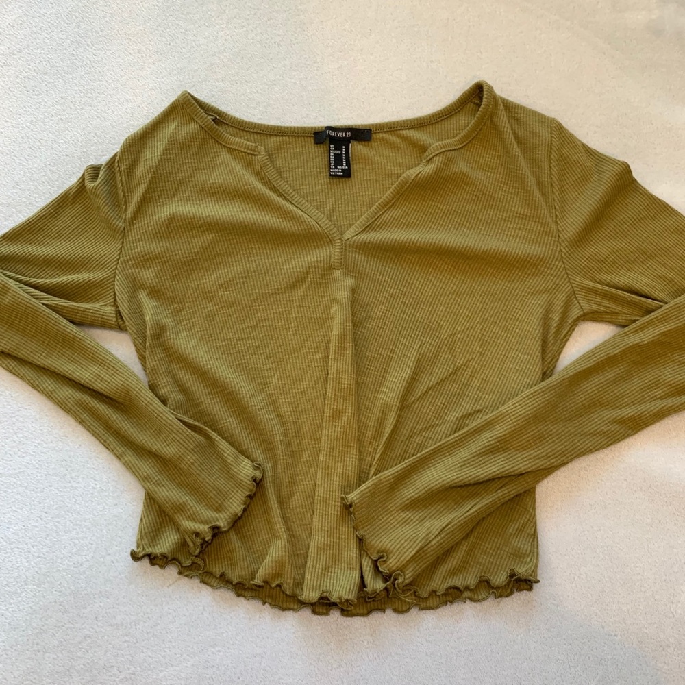 Green long sleeve✨